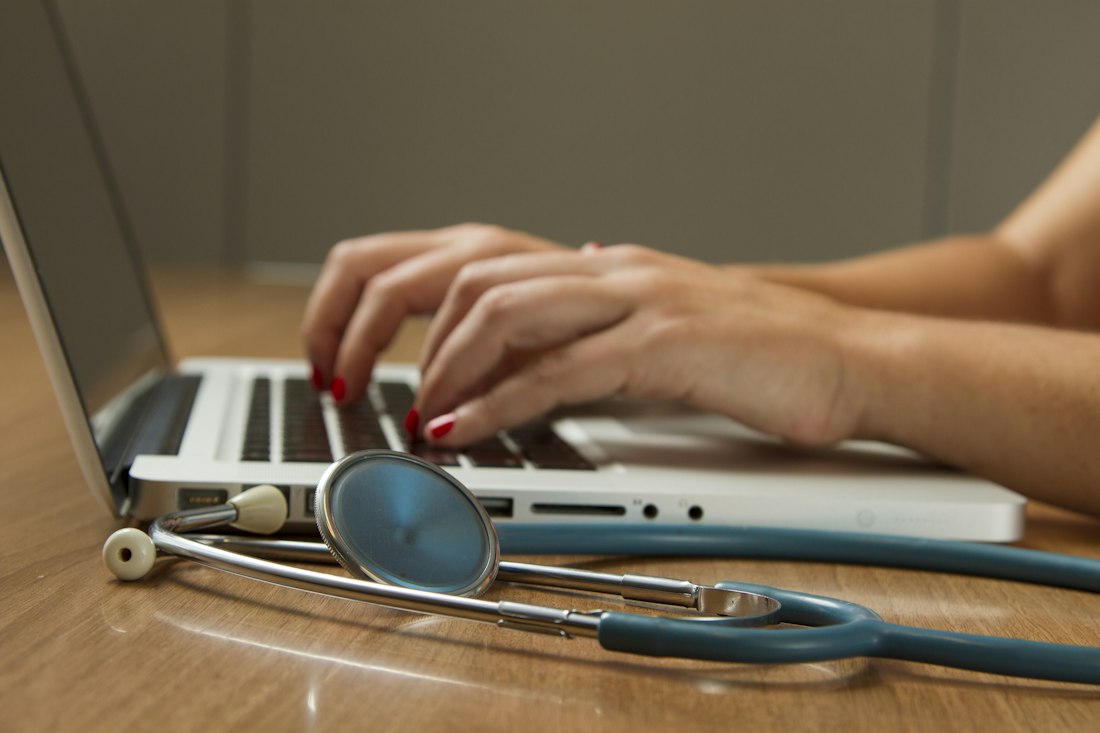 Clinic desk